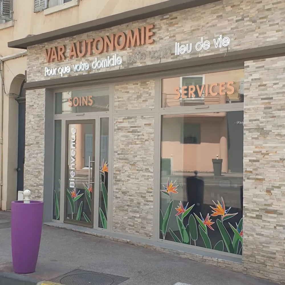 signalétique-exterieure-autour-de-toulon (5)webp